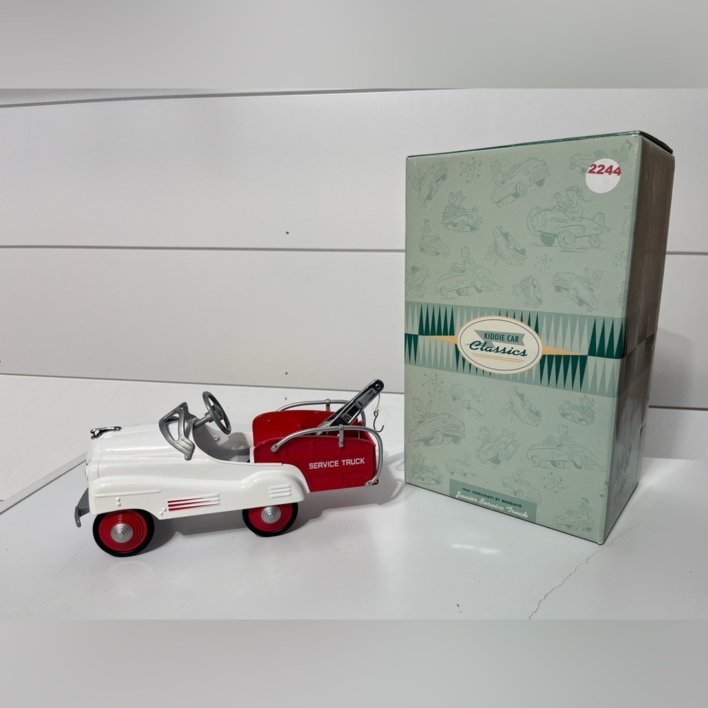 Hallmark 1941 Junior Service Truck replica - Picture 2 of 12